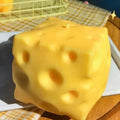 🧀 Squishy Fromage XXL – Balle Anti-Stress Moelleuse à Pétrir