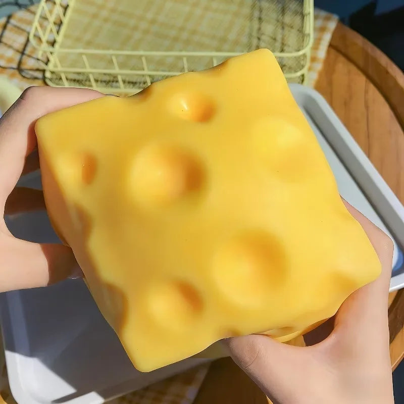 🧀 Squishy Fromage XXL – Balle Anti-Stress Moelleuse à Pétrir